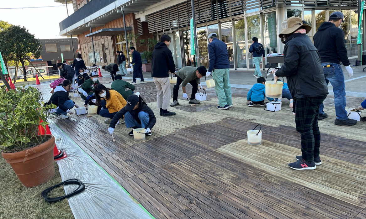 日向市本庁舎デッキ塗装ボランティア